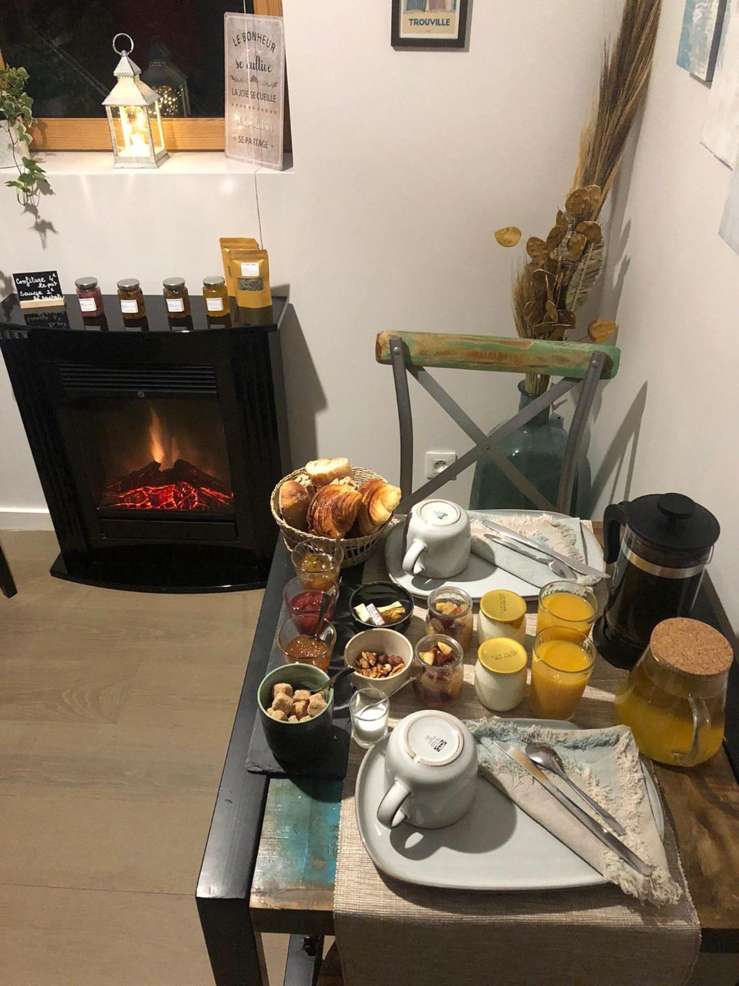 Bed and Breakfast La Pause Surville  Exterior foto